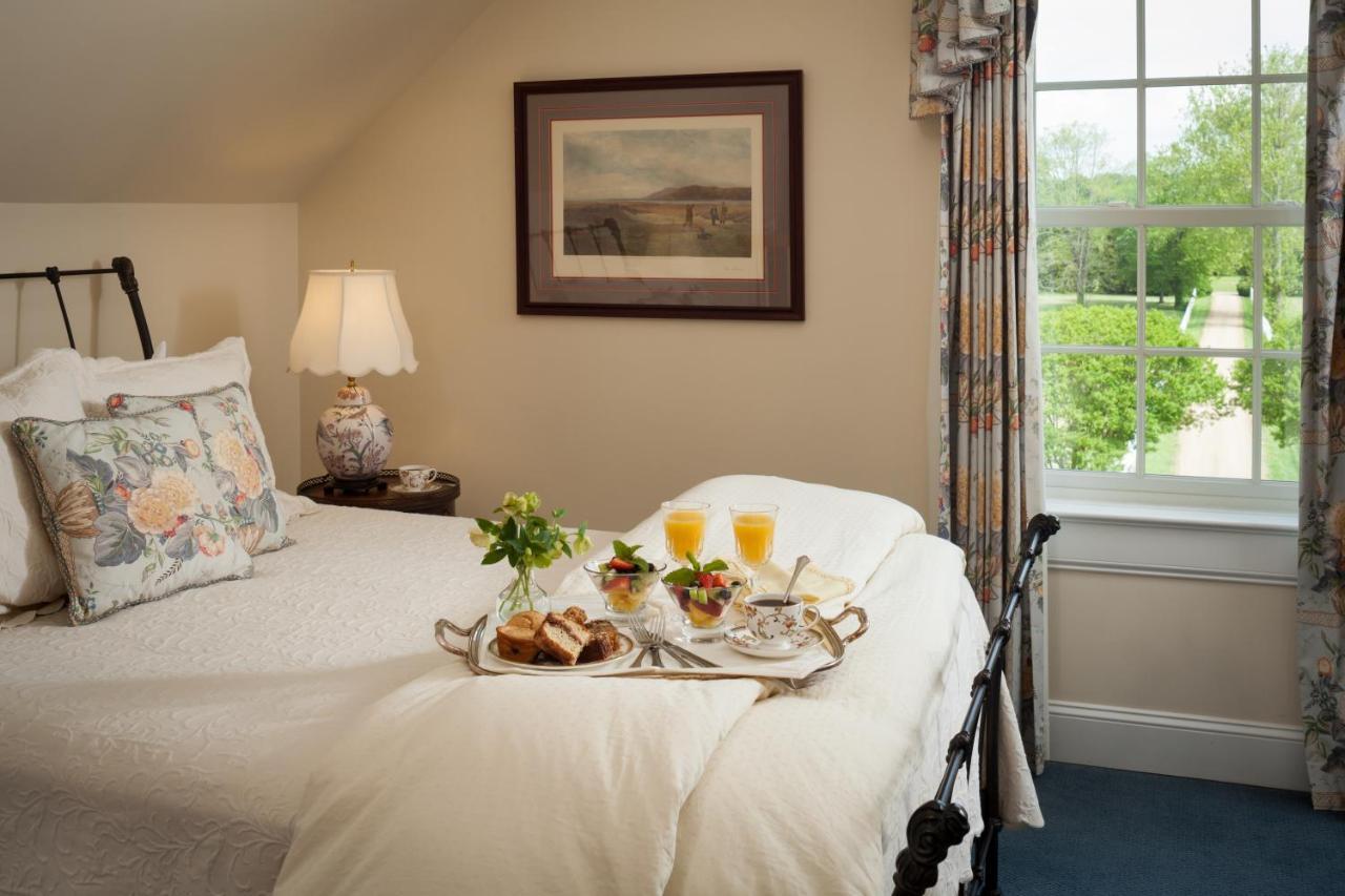 Inn At Warner Hall Gloucester Extérieur photo