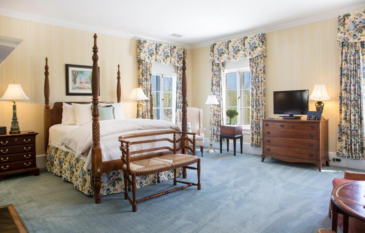 Inn At Warner Hall Gloucester Extérieur photo