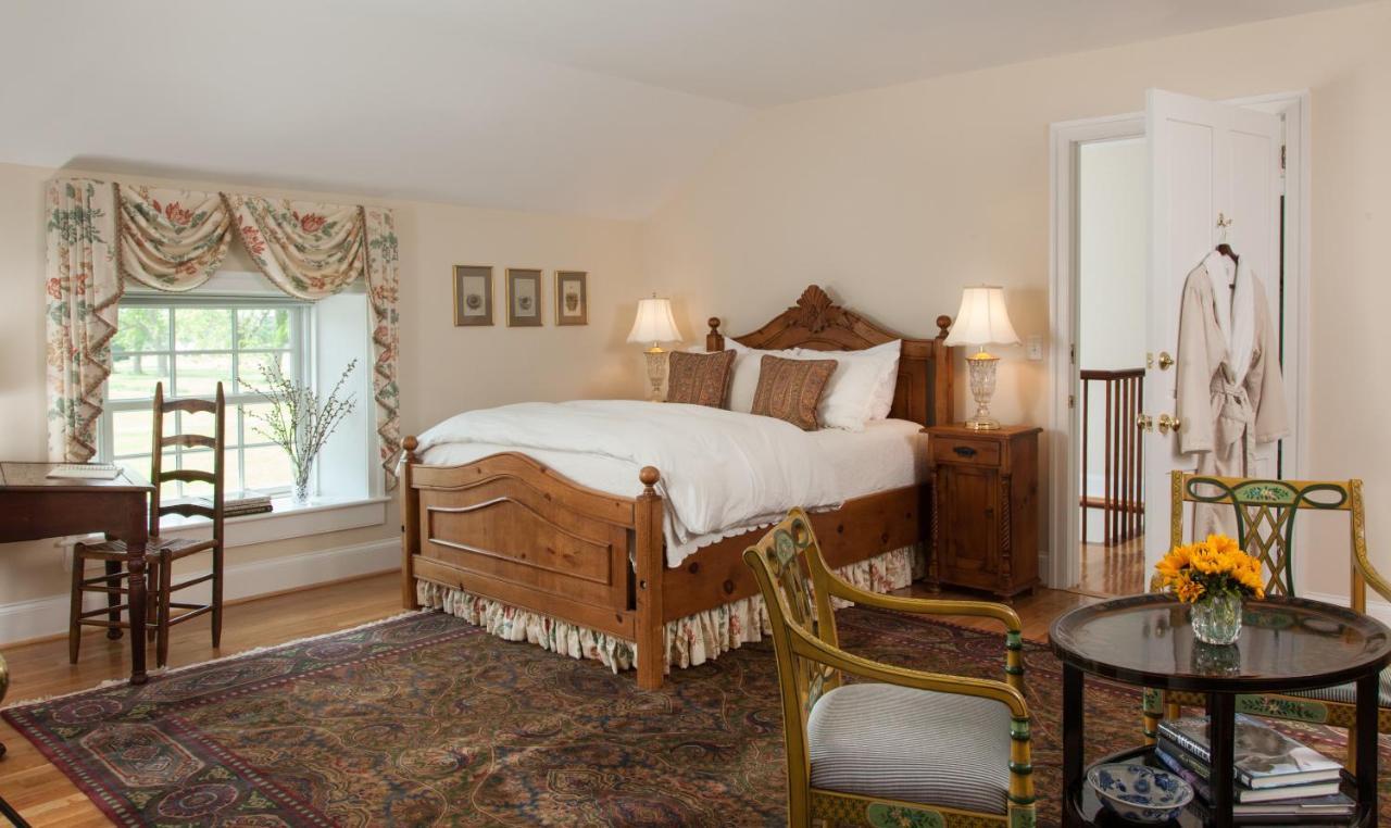 Inn At Warner Hall Gloucester Extérieur photo