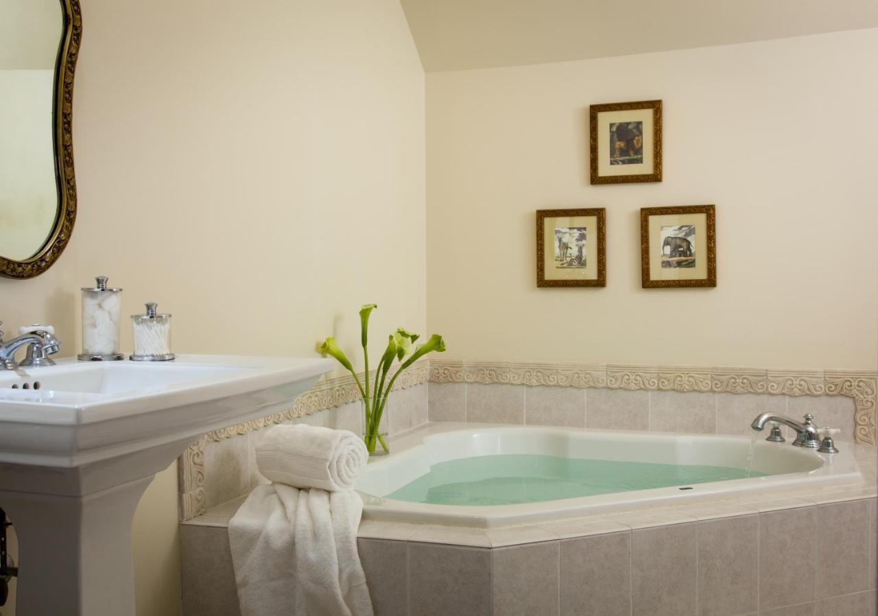 Inn At Warner Hall Gloucester Chambre photo