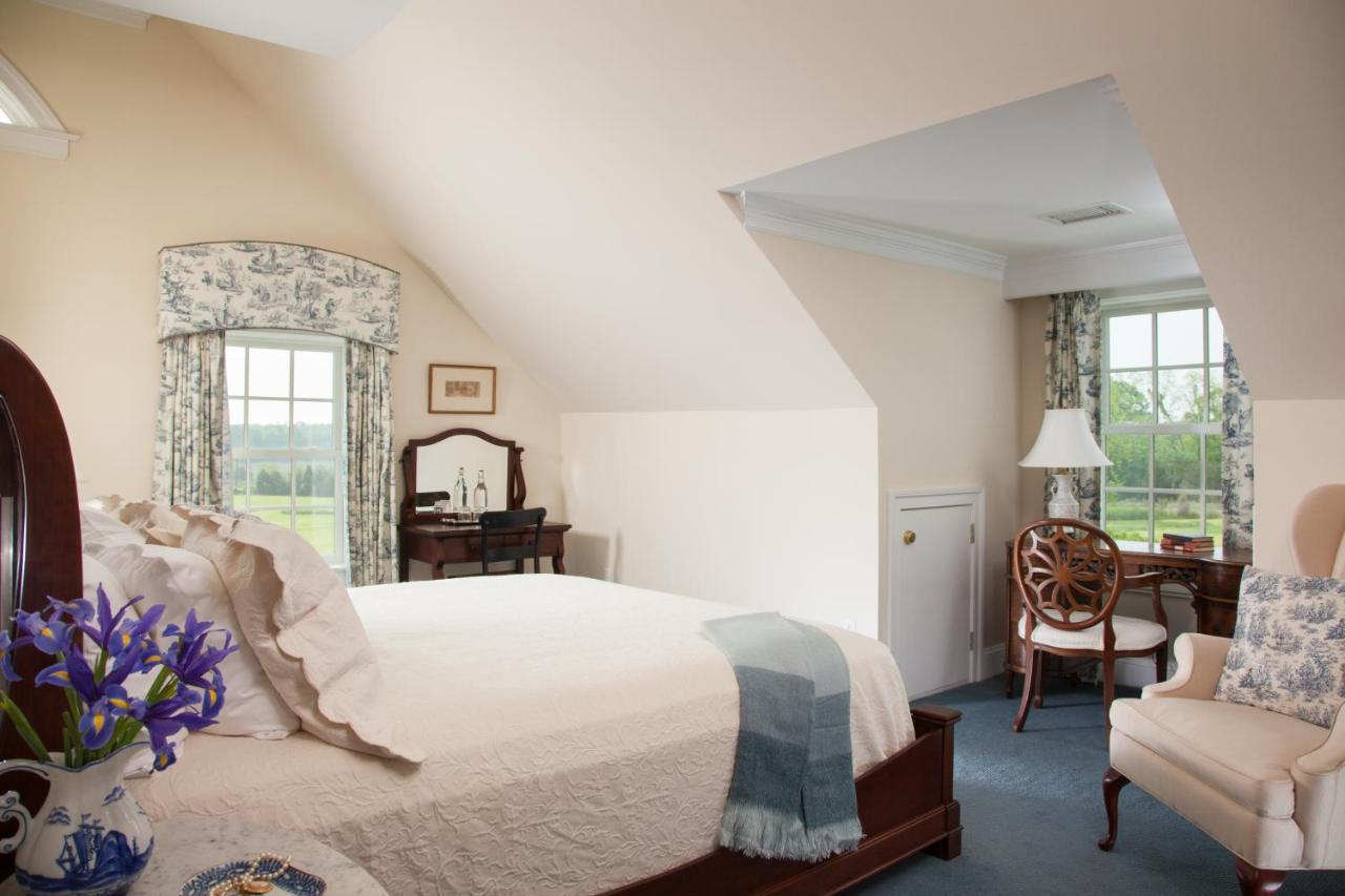 Inn At Warner Hall Gloucester Extérieur photo