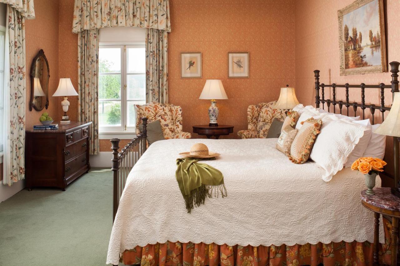 Inn At Warner Hall Gloucester Extérieur photo