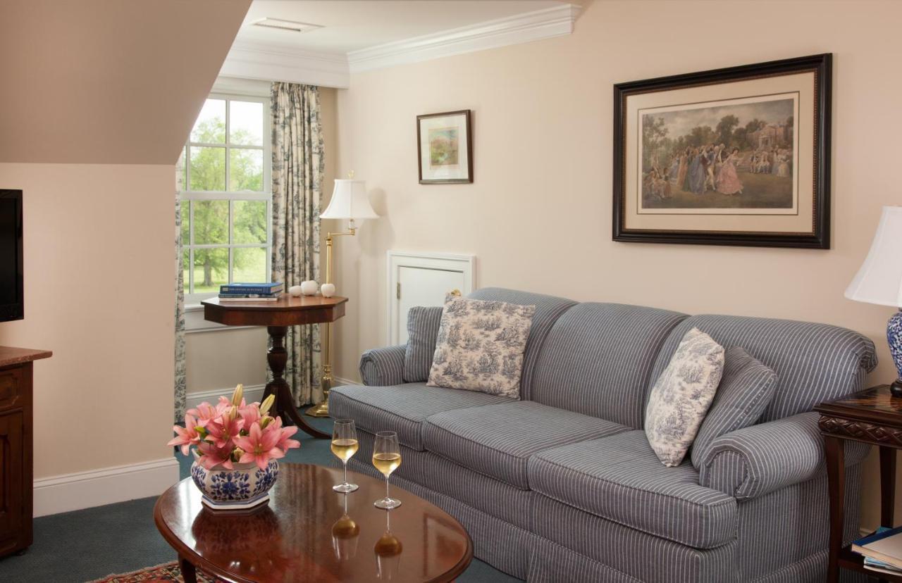 Inn At Warner Hall Gloucester Extérieur photo