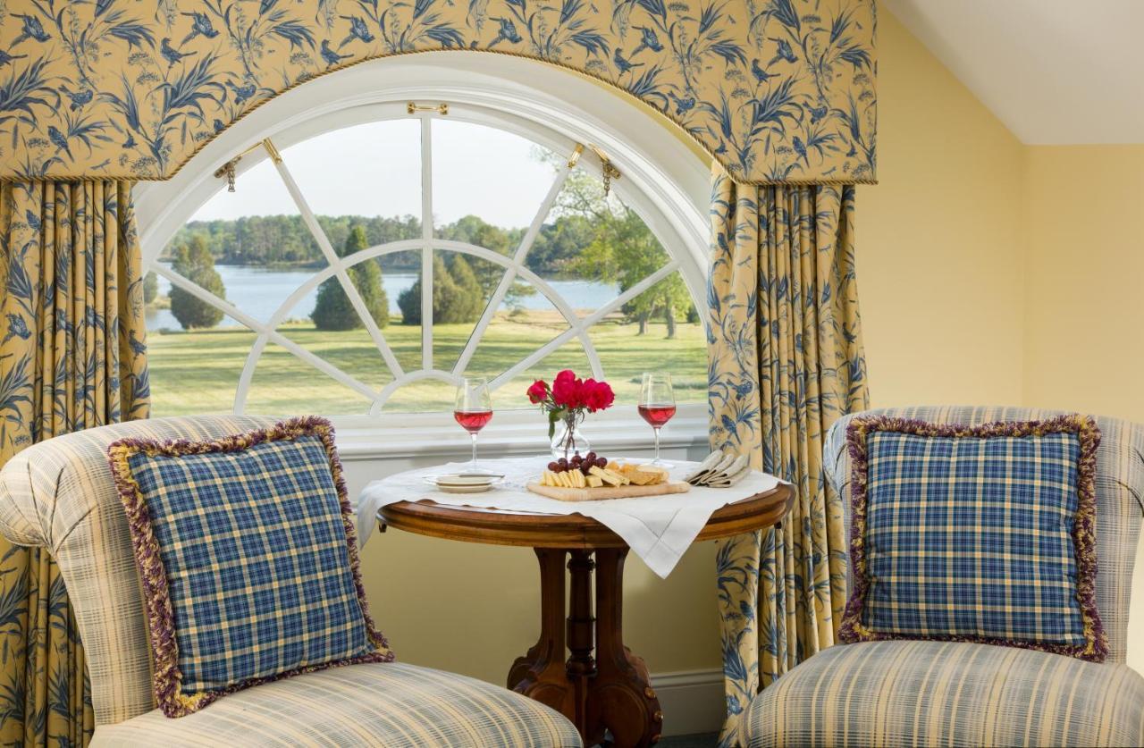 Inn At Warner Hall Gloucester Extérieur photo
