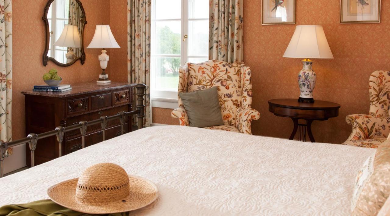 Inn At Warner Hall Gloucester Extérieur photo